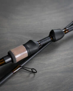 Bite Of Bleak Akakabuto Counter-Strike Spinning Rod 7'4'' 5-20g M X-Fast. 2pc -Daiwa Verkaufsgeschäft BOB 00 1873 4